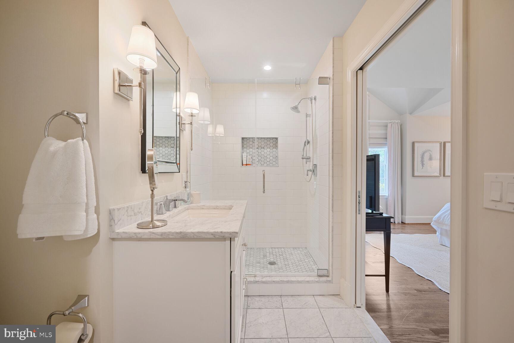 BRADLEY HILLS - Residential