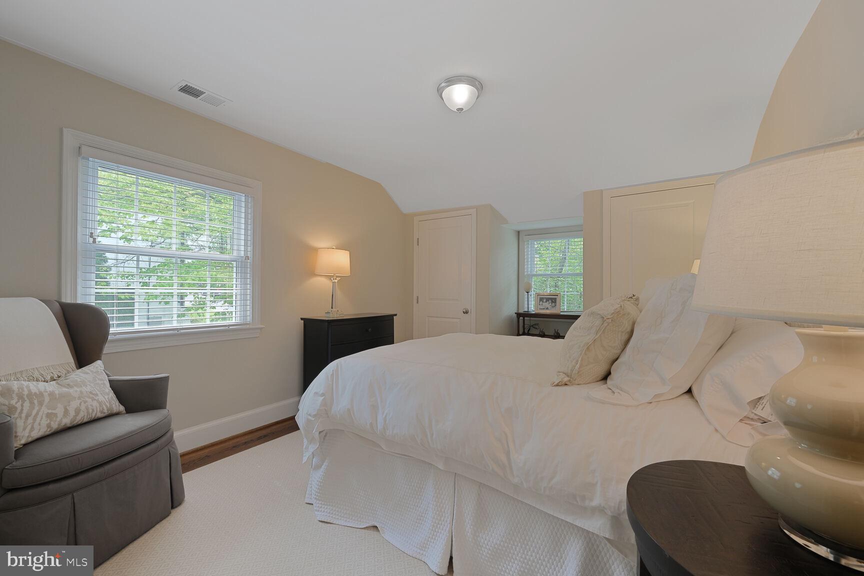 BRADLEY HILLS - Residential