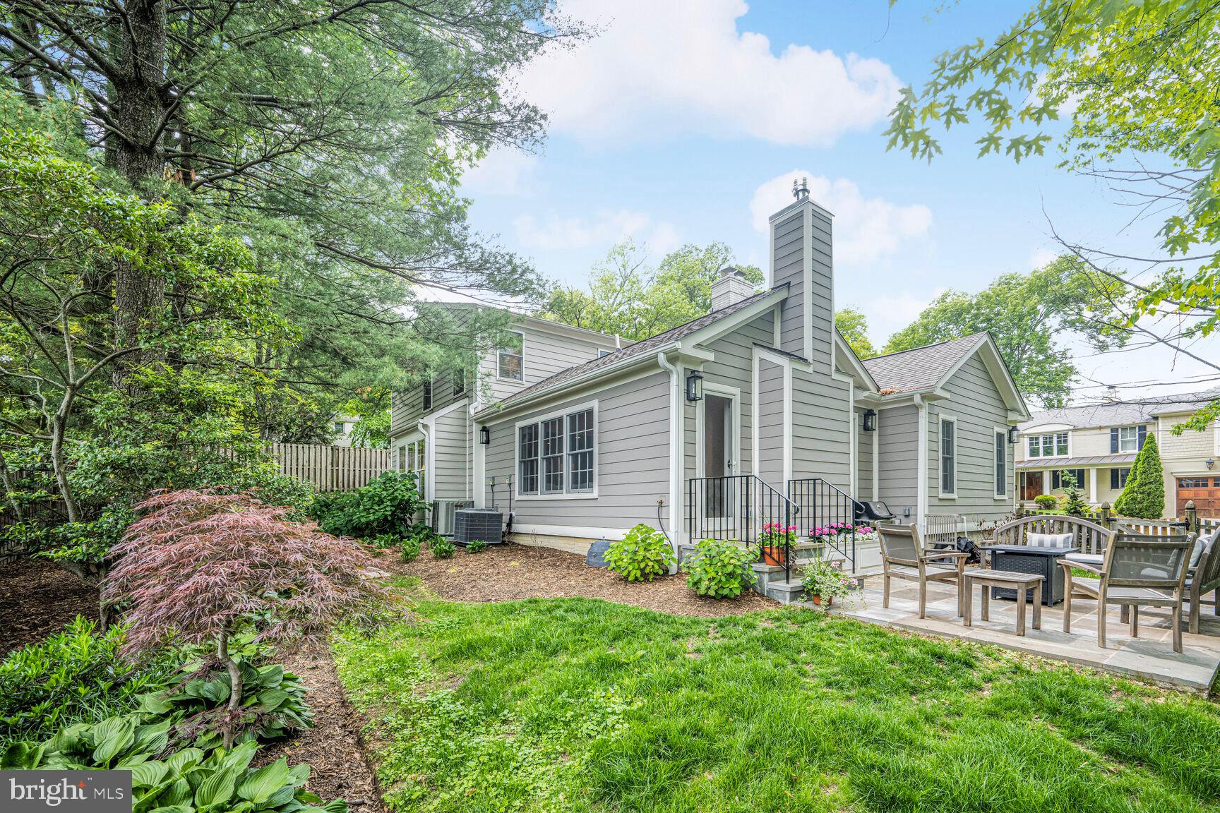 BRADLEY HILLS - Residential