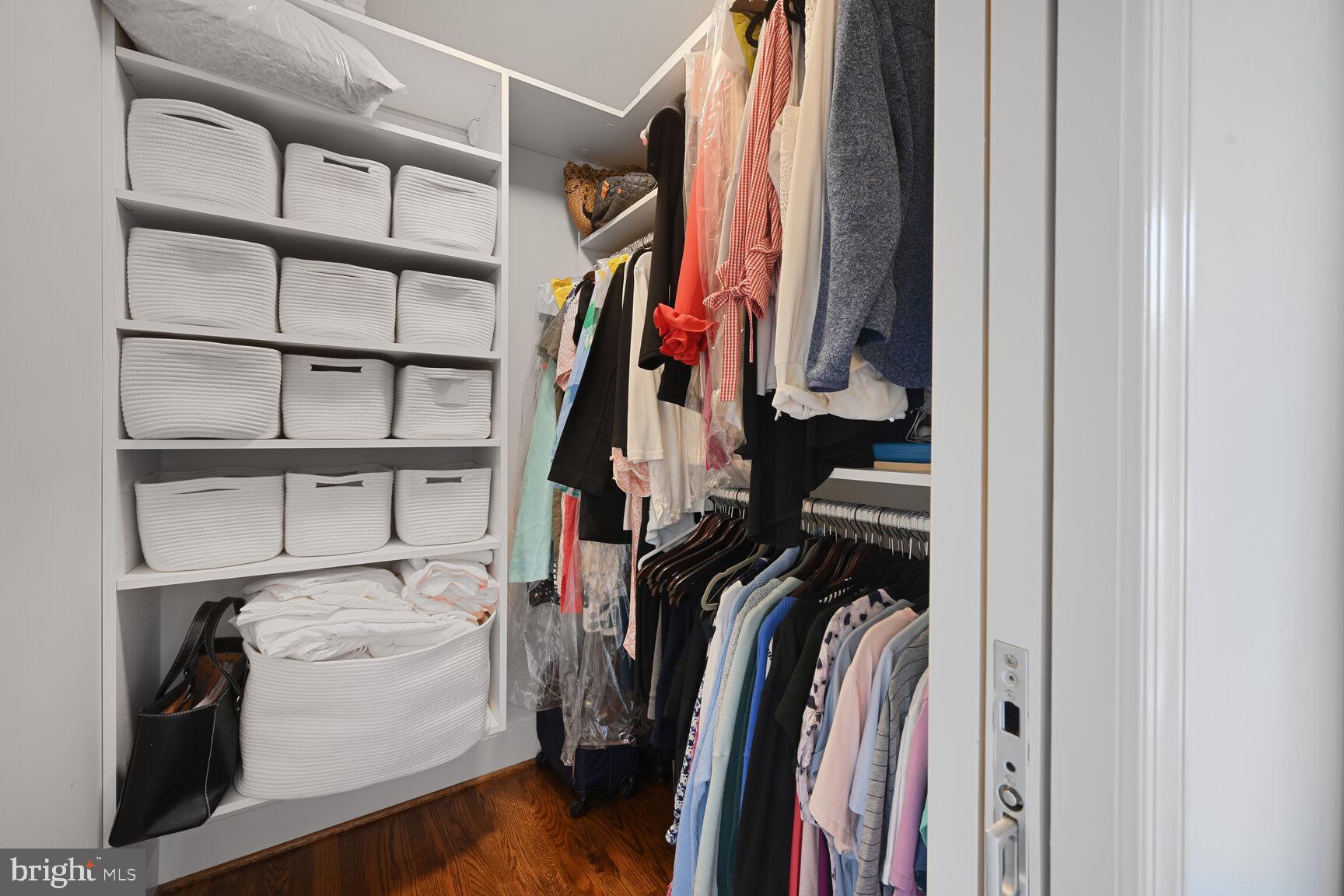 BRADLEY HILLS - Residential