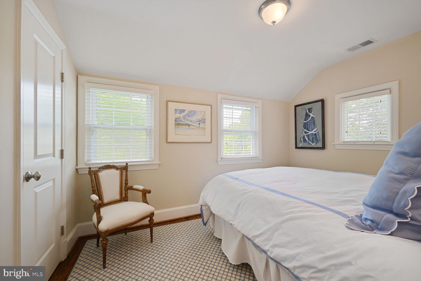 BRADLEY HILLS - Residential