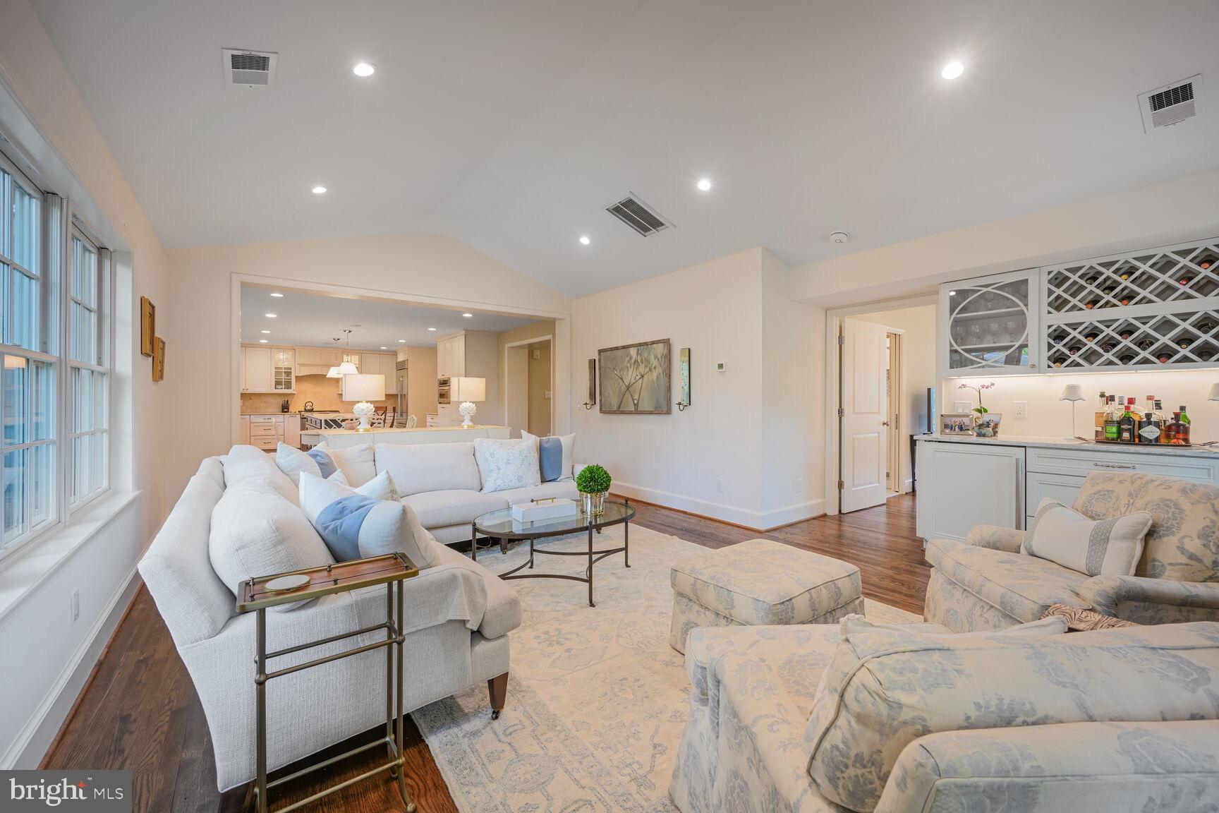 BRADLEY HILLS - Residential