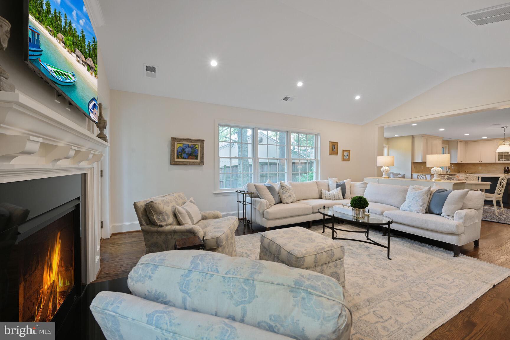 BRADLEY HILLS - Residential