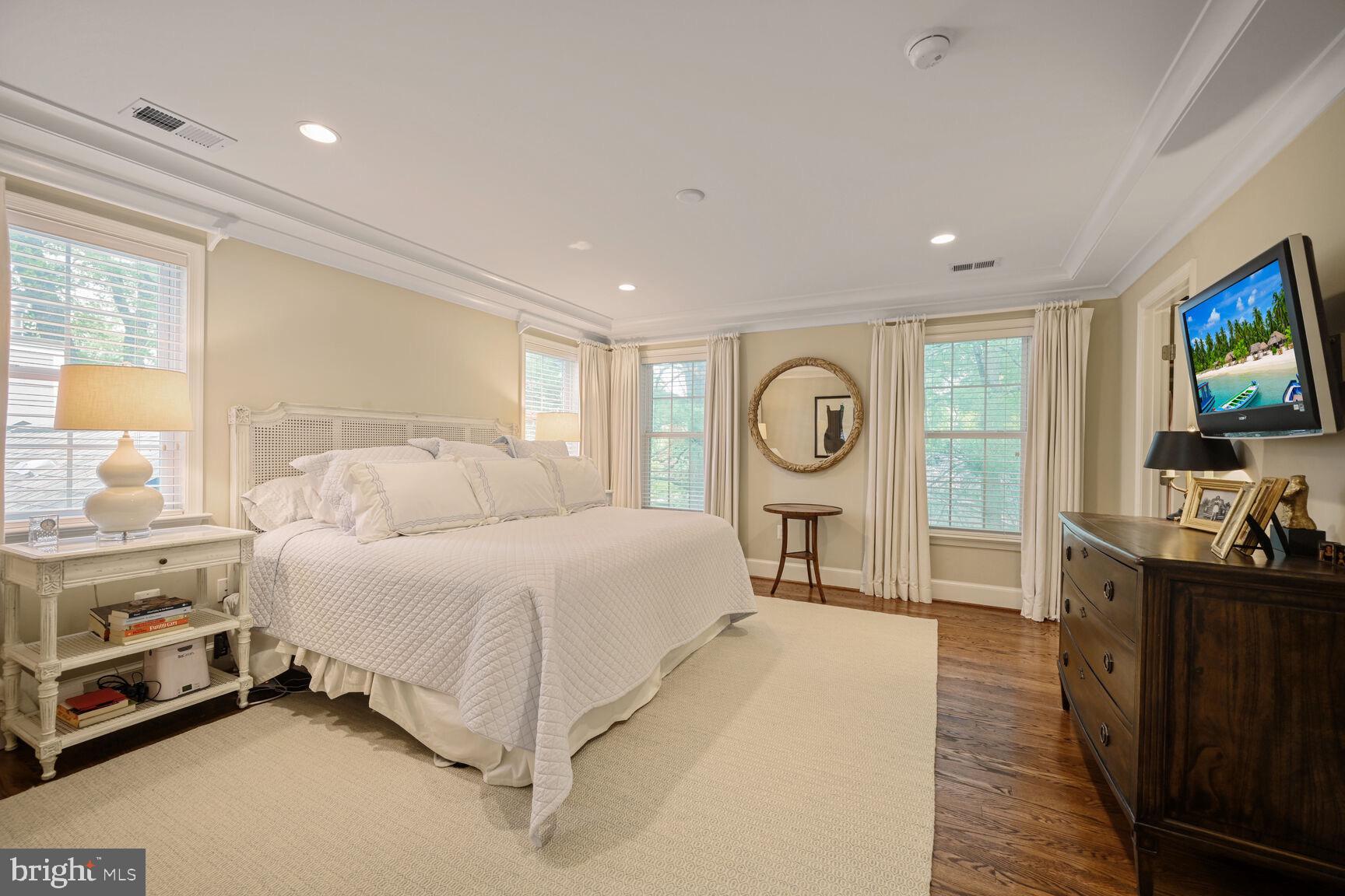 BRADLEY HILLS - Residential