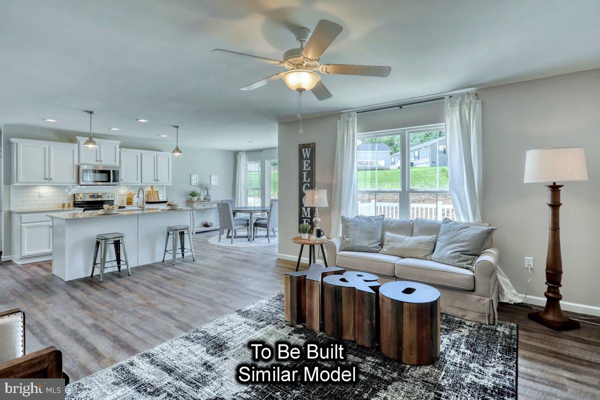 REVERE PLAN AT STONE MILL ESTATES