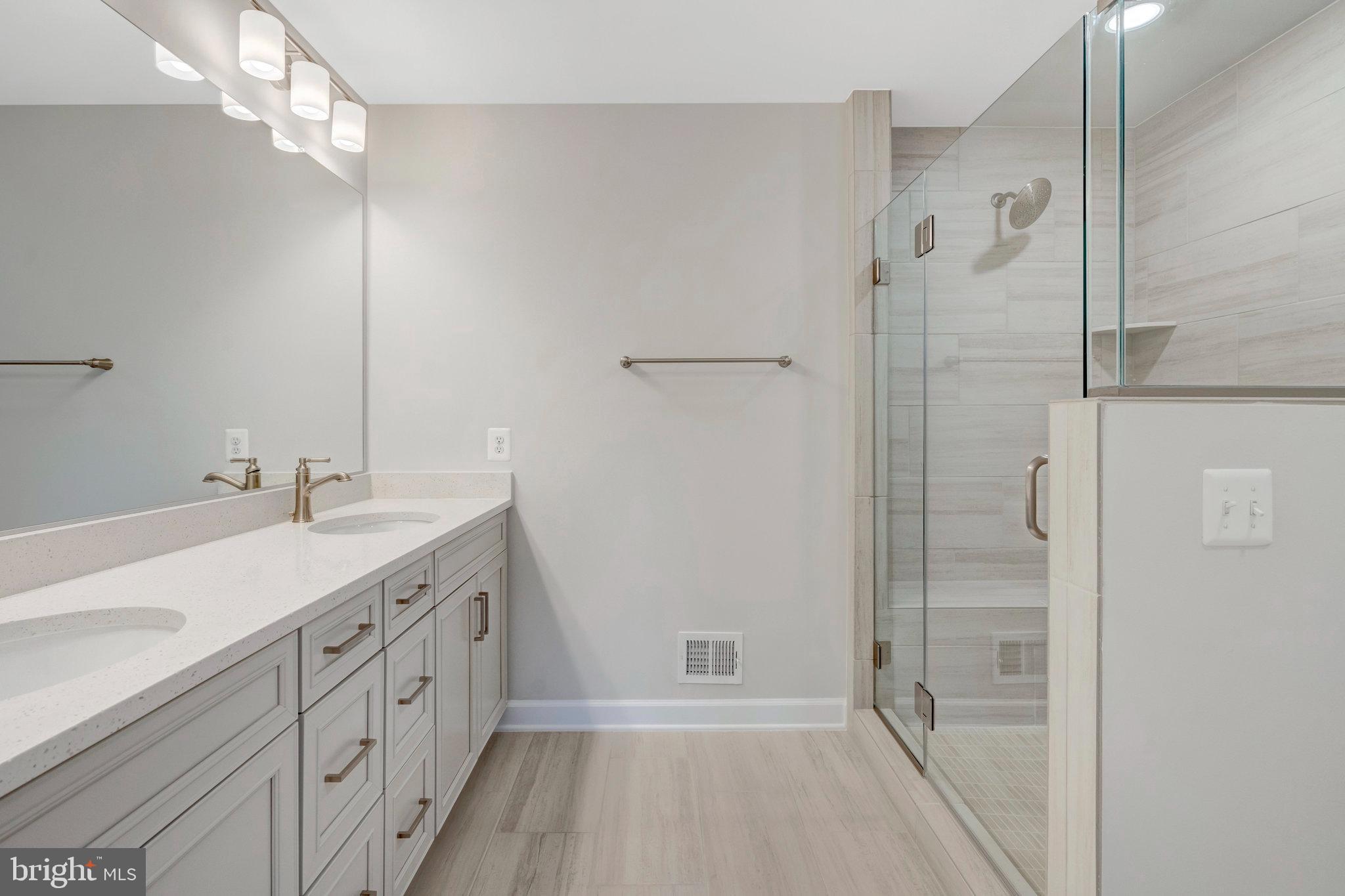 ENCLAVE AT FAIR LAKES - Residential