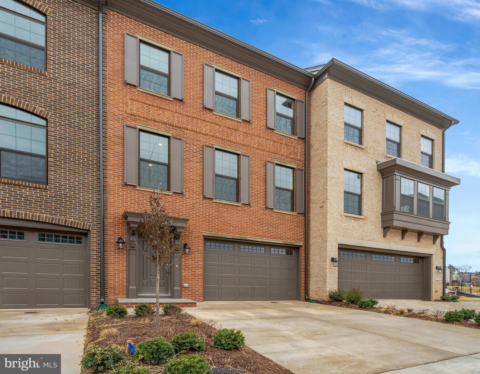 ENCLAVE AT FAIR LAKES - Residential