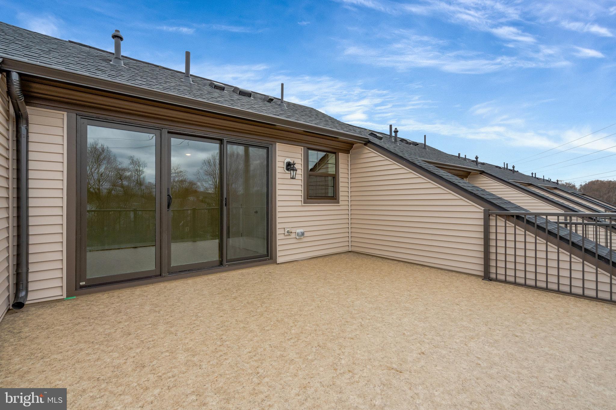 ENCLAVE AT FAIR LAKES - Residential