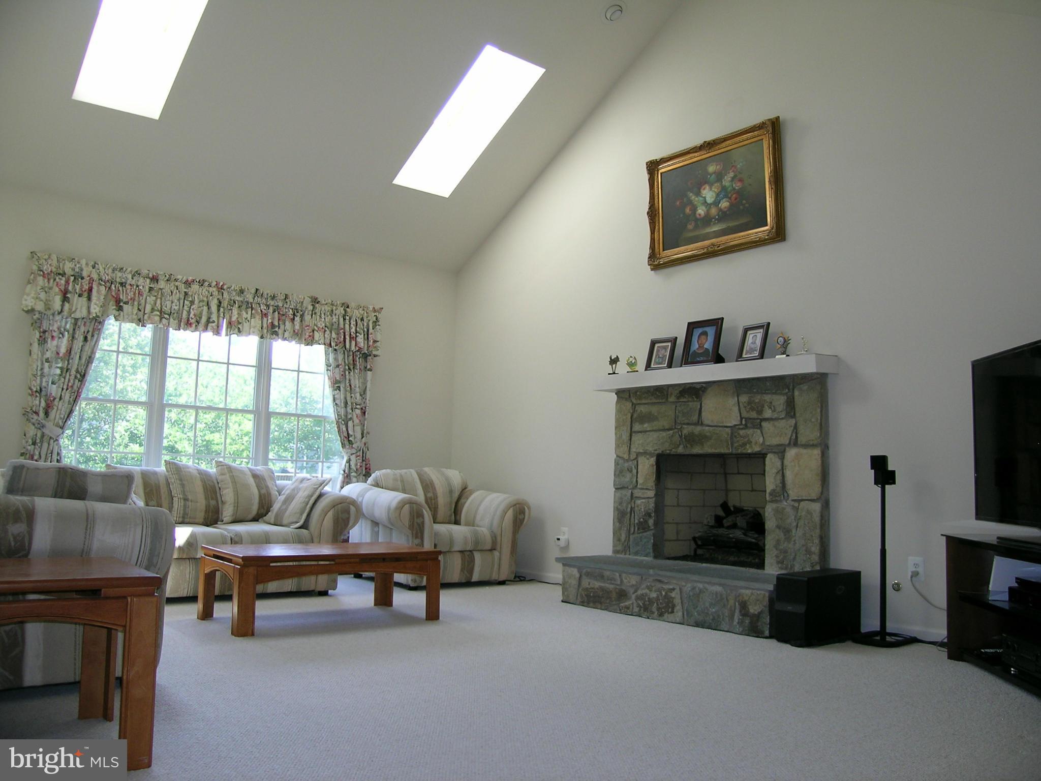 CRIPPENS CORNER - Residential Lease