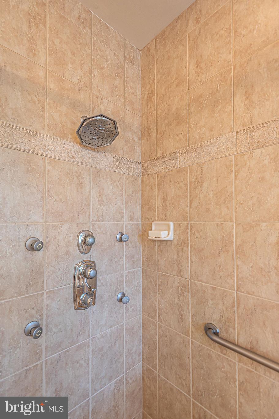 GLEN RIDDLE - Residential