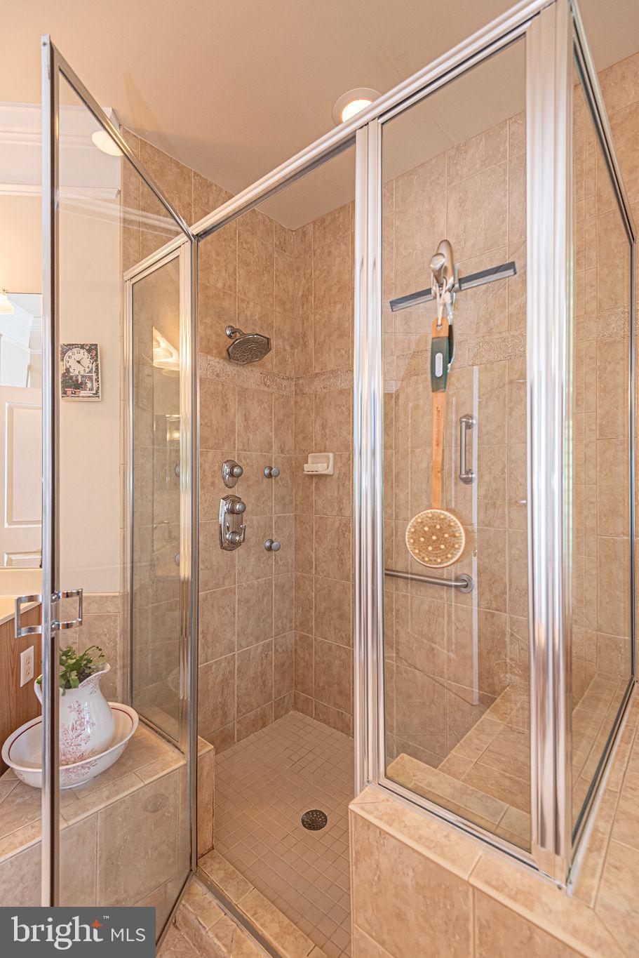 GLEN RIDDLE - Residential