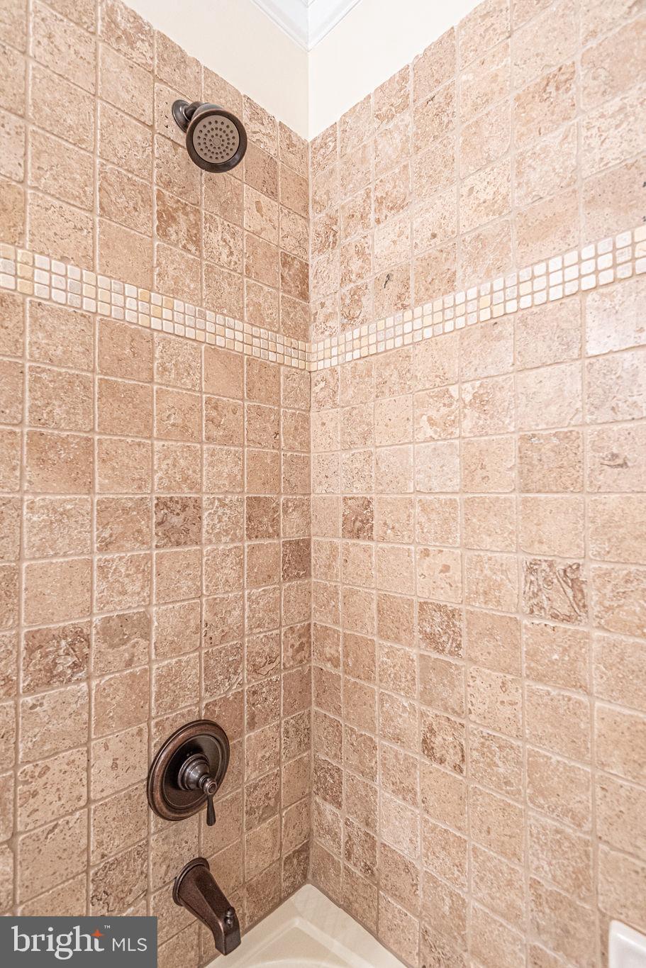 GLEN RIDDLE - Residential