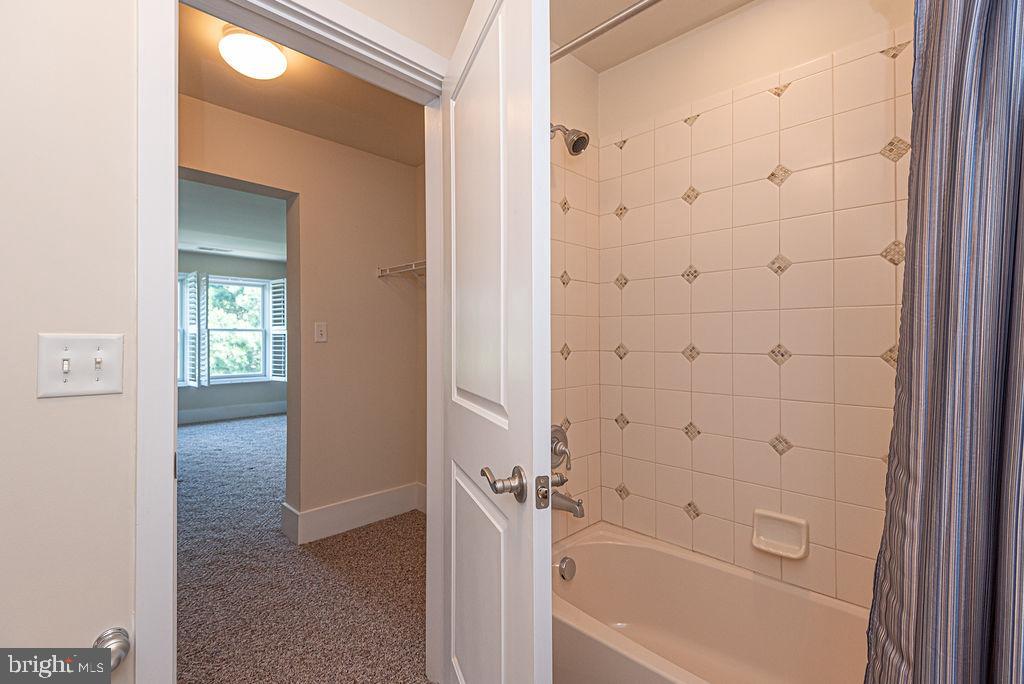 GLEN RIDDLE - Residential