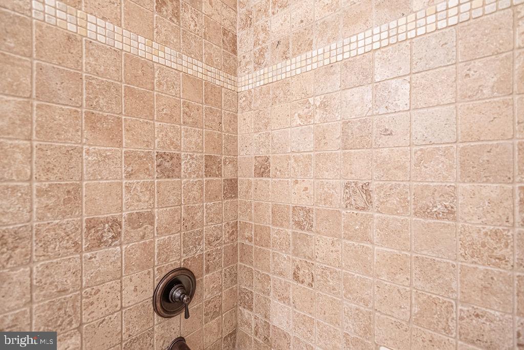 GLEN RIDDLE - Residential