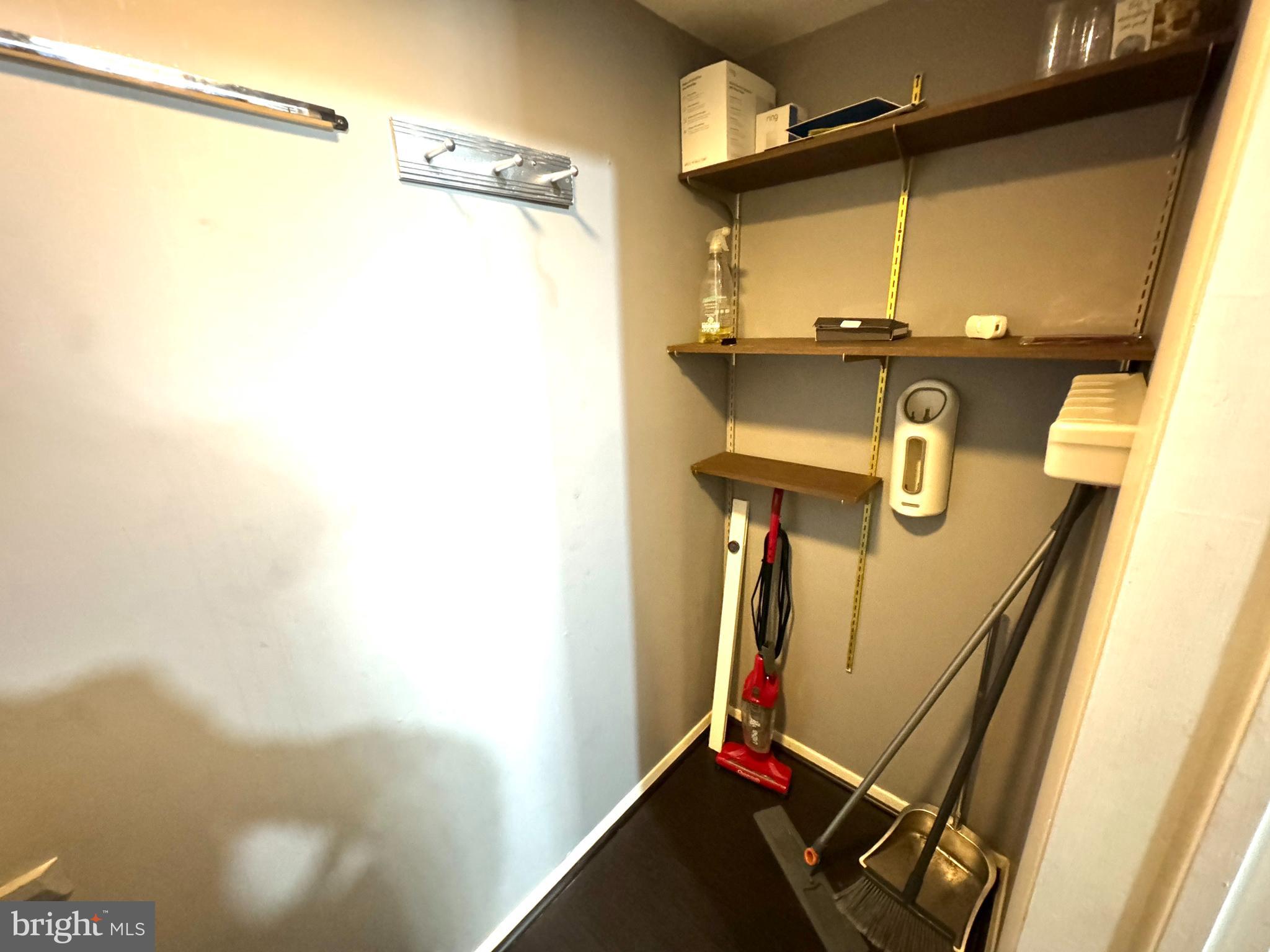 BROOKSHIRE - Residential