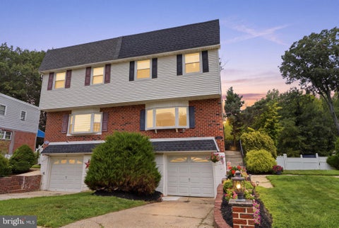 Townhouse For Sale - 11950 Dumont Road<br/> PHILADELPHIA, PA 19116