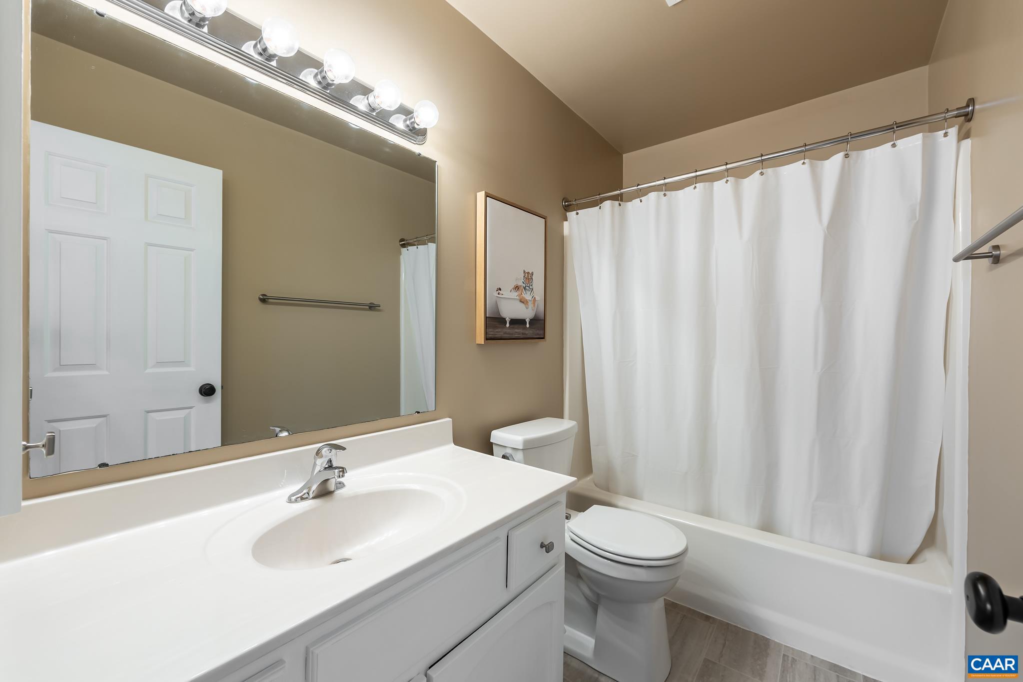 FOREST LAKES - Residential