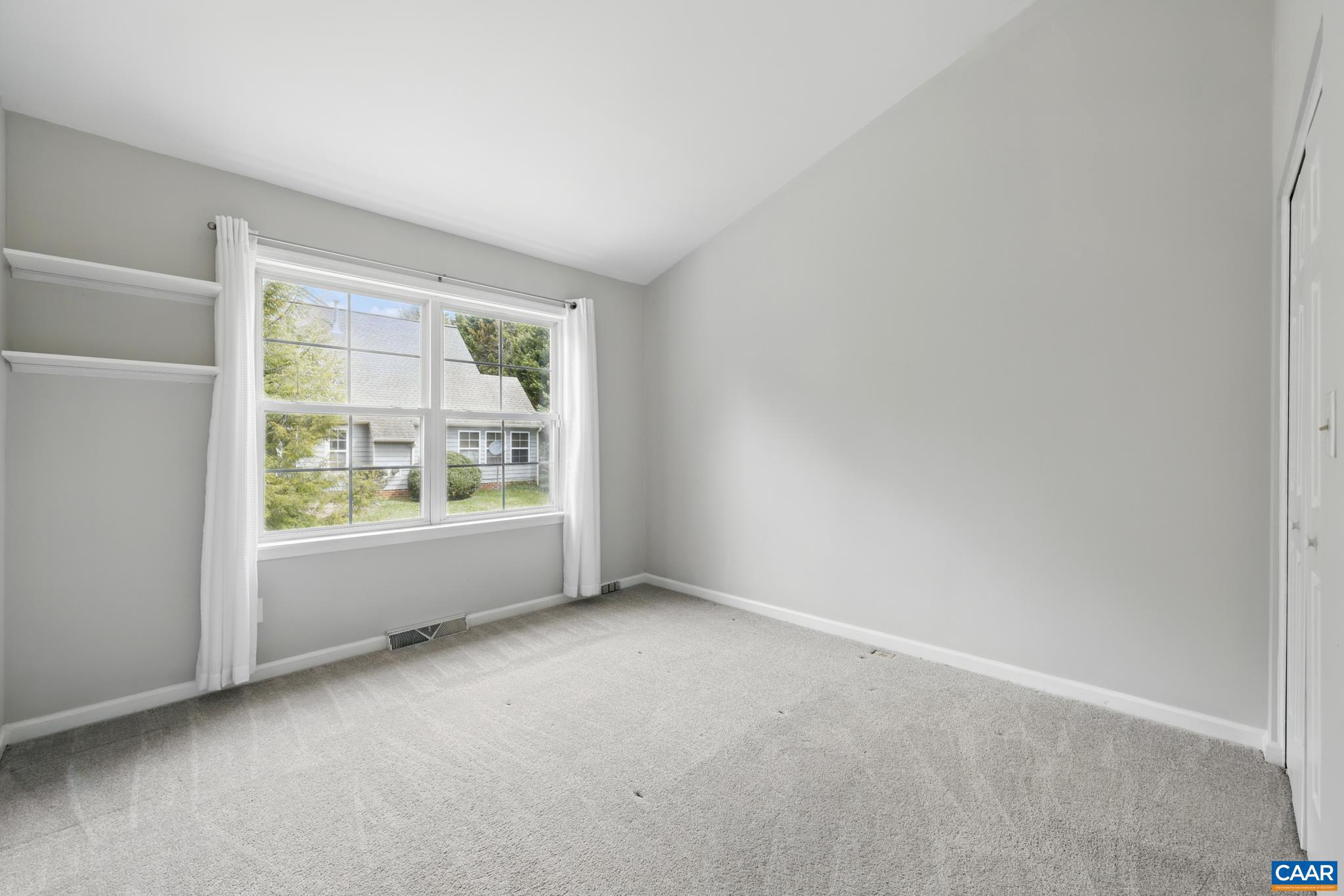 FOREST LAKES - Residential