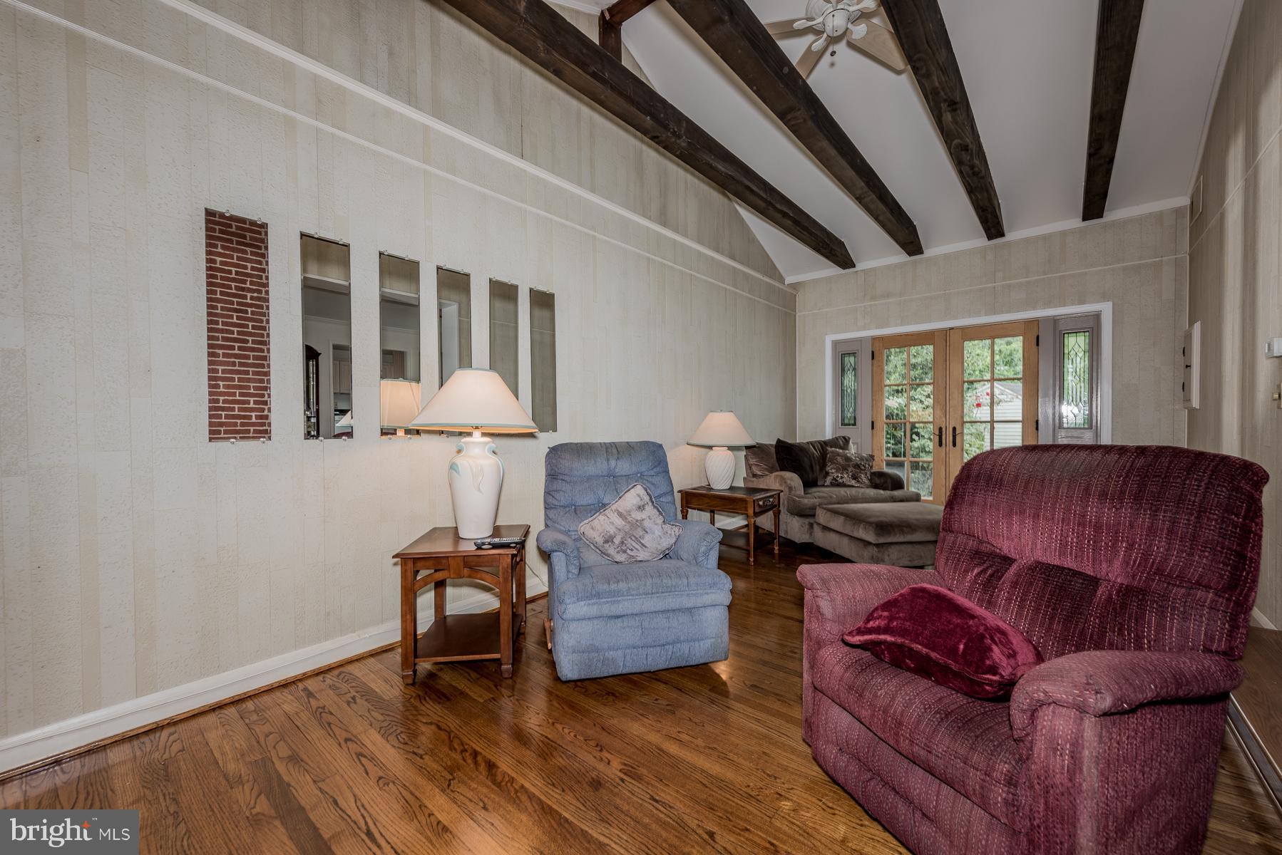 CHESTNUT HILL - Residential