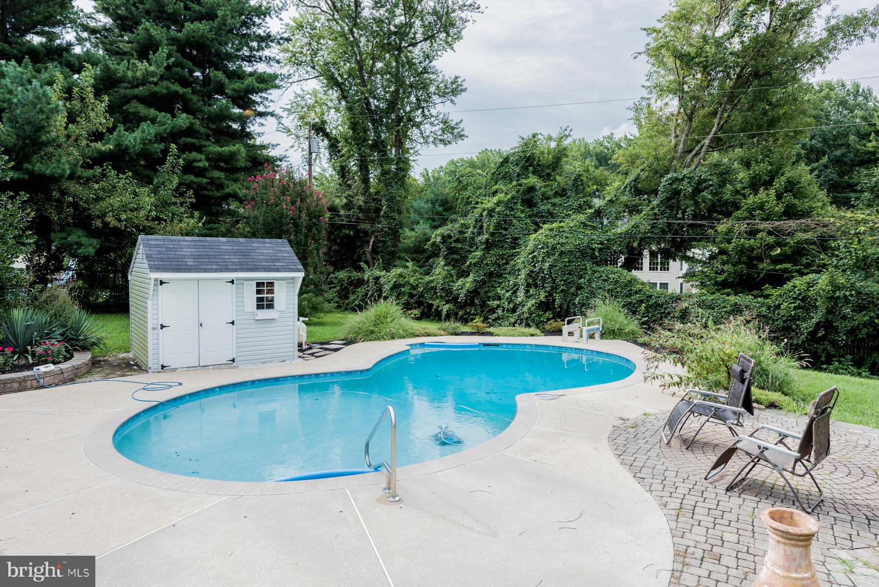 CHESTNUT HILL - Residential