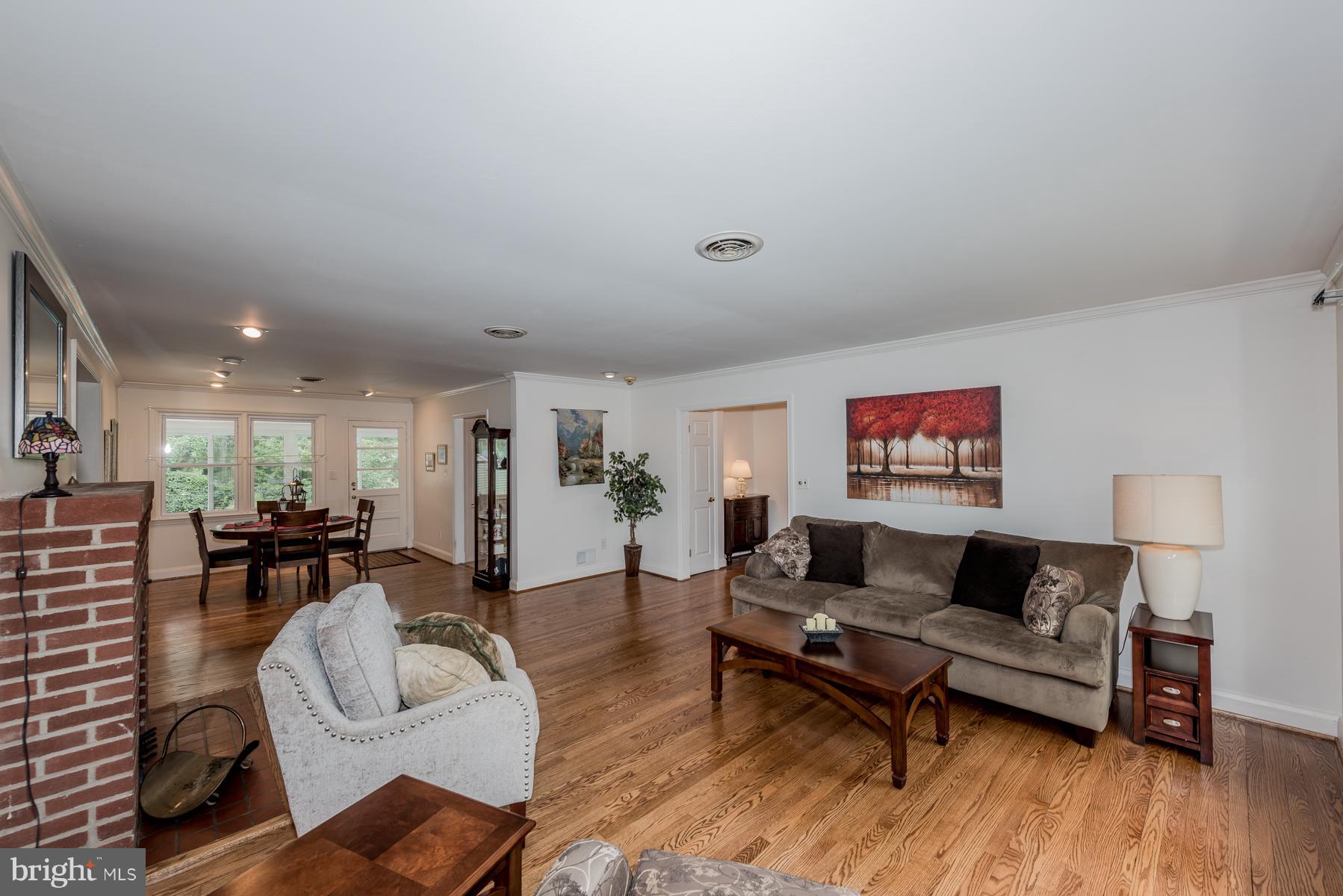 CHESTNUT HILL - Residential