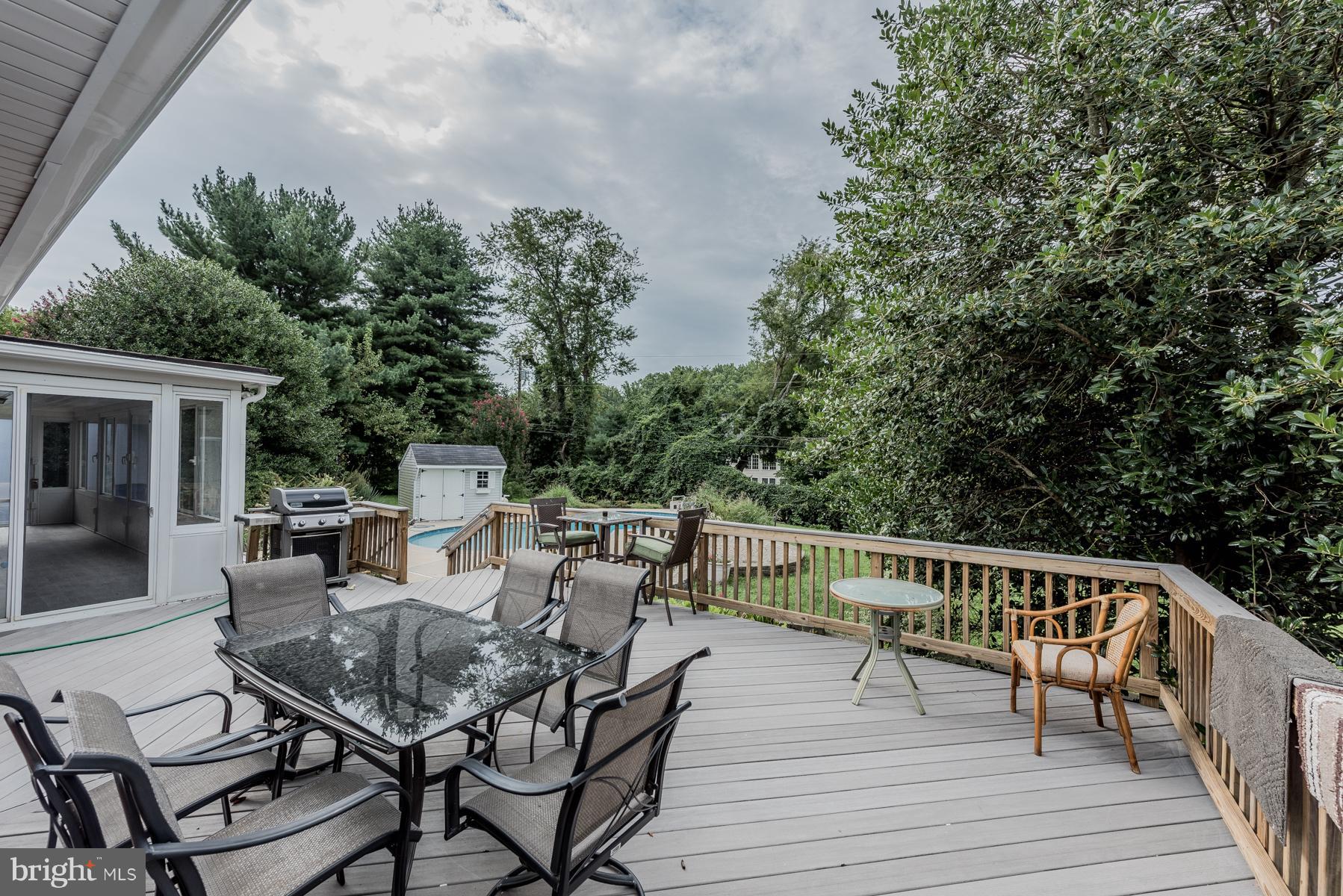 CHESTNUT HILL - Residential