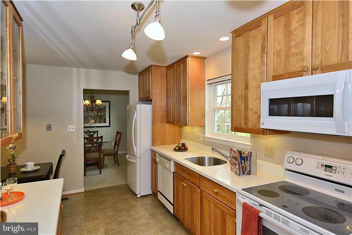 GLENBROOKE WOODS - Residential