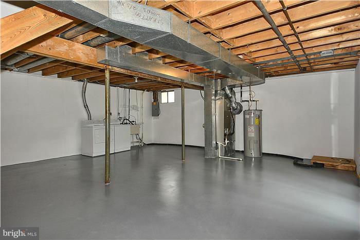 GLENBROOKE WOODS - Residential