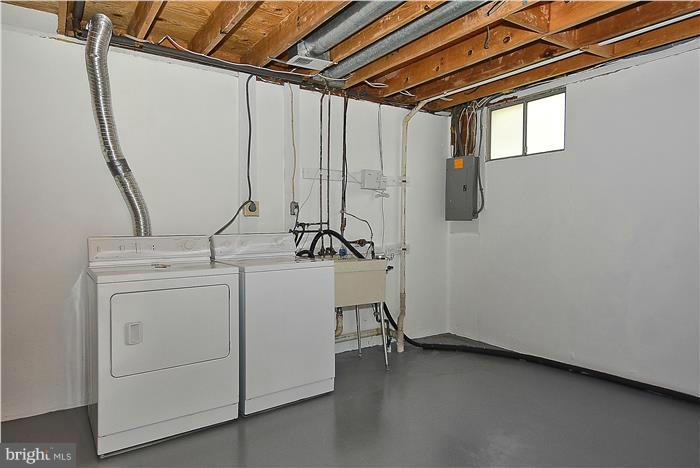 GLENBROOKE WOODS - Residential