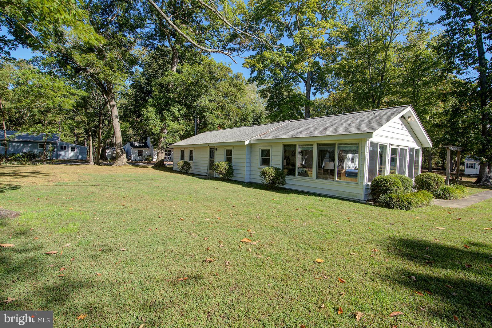 PRETTY POINT - Residential