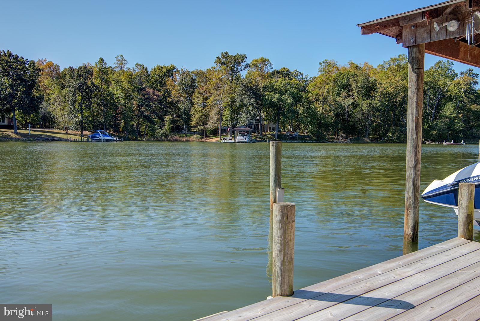 PRETTY POINT - Residential