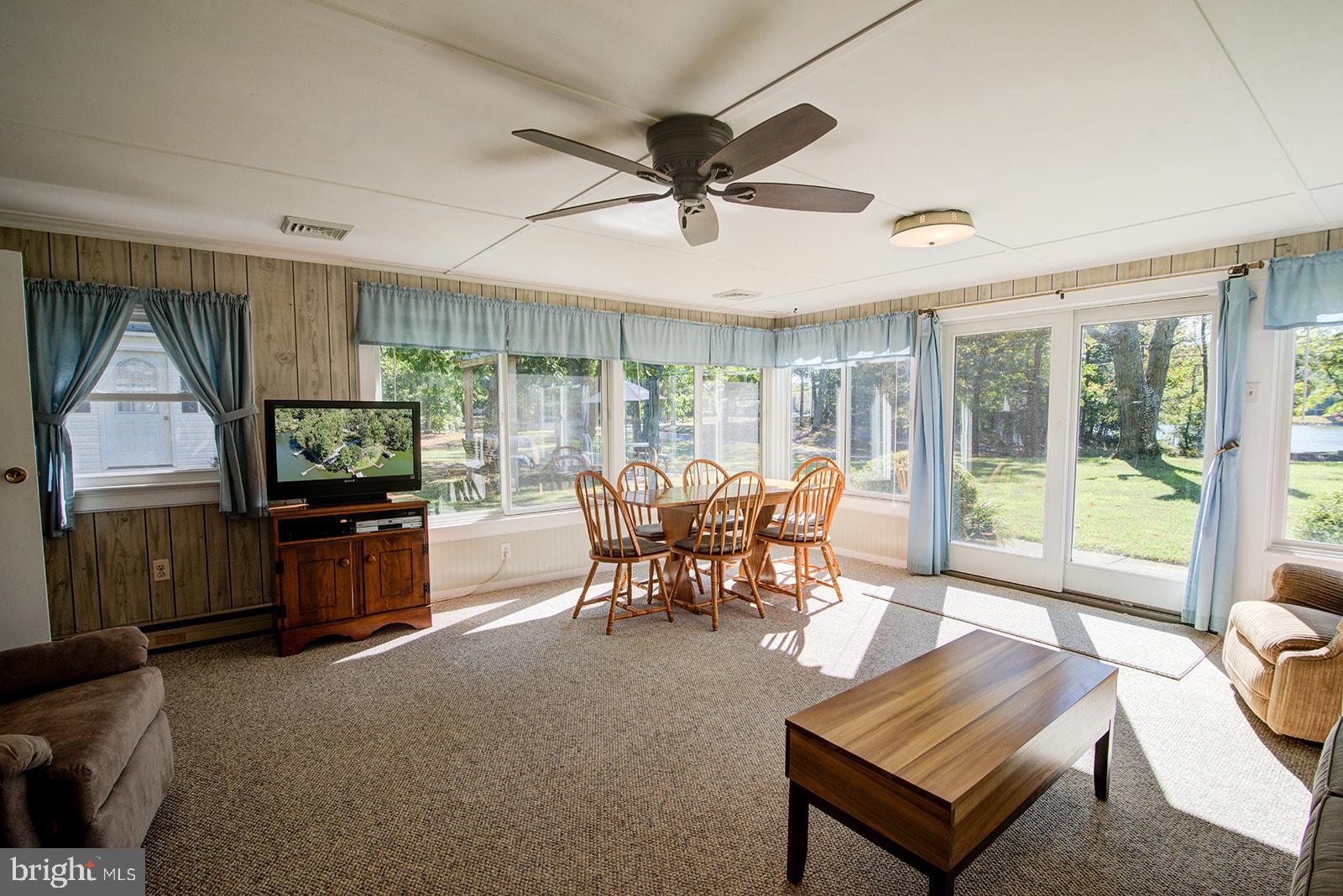 PRETTY POINT - Residential