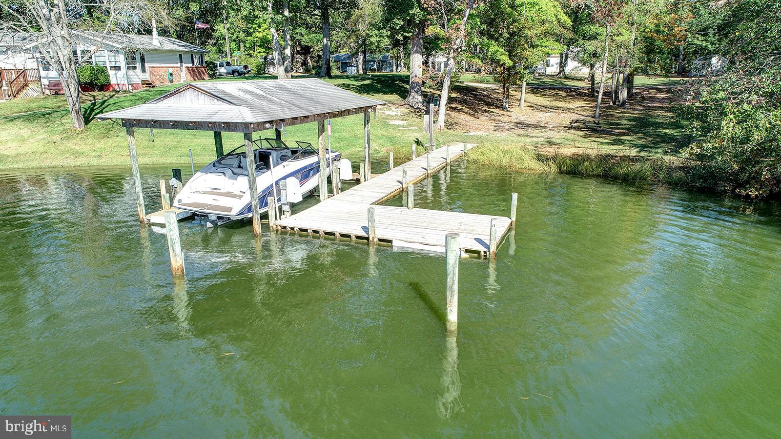 PRETTY POINT - Residential