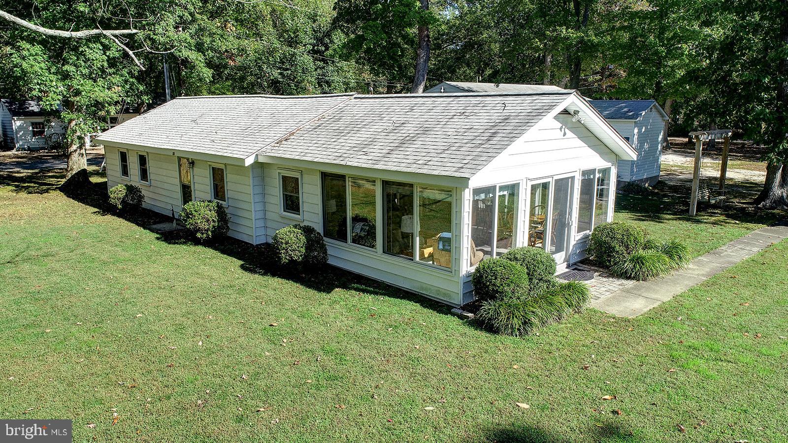 PRETTY POINT - Residential