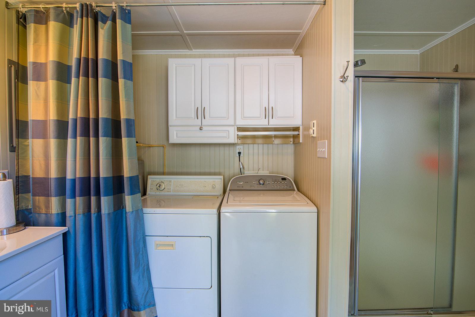 PRETTY POINT - Residential