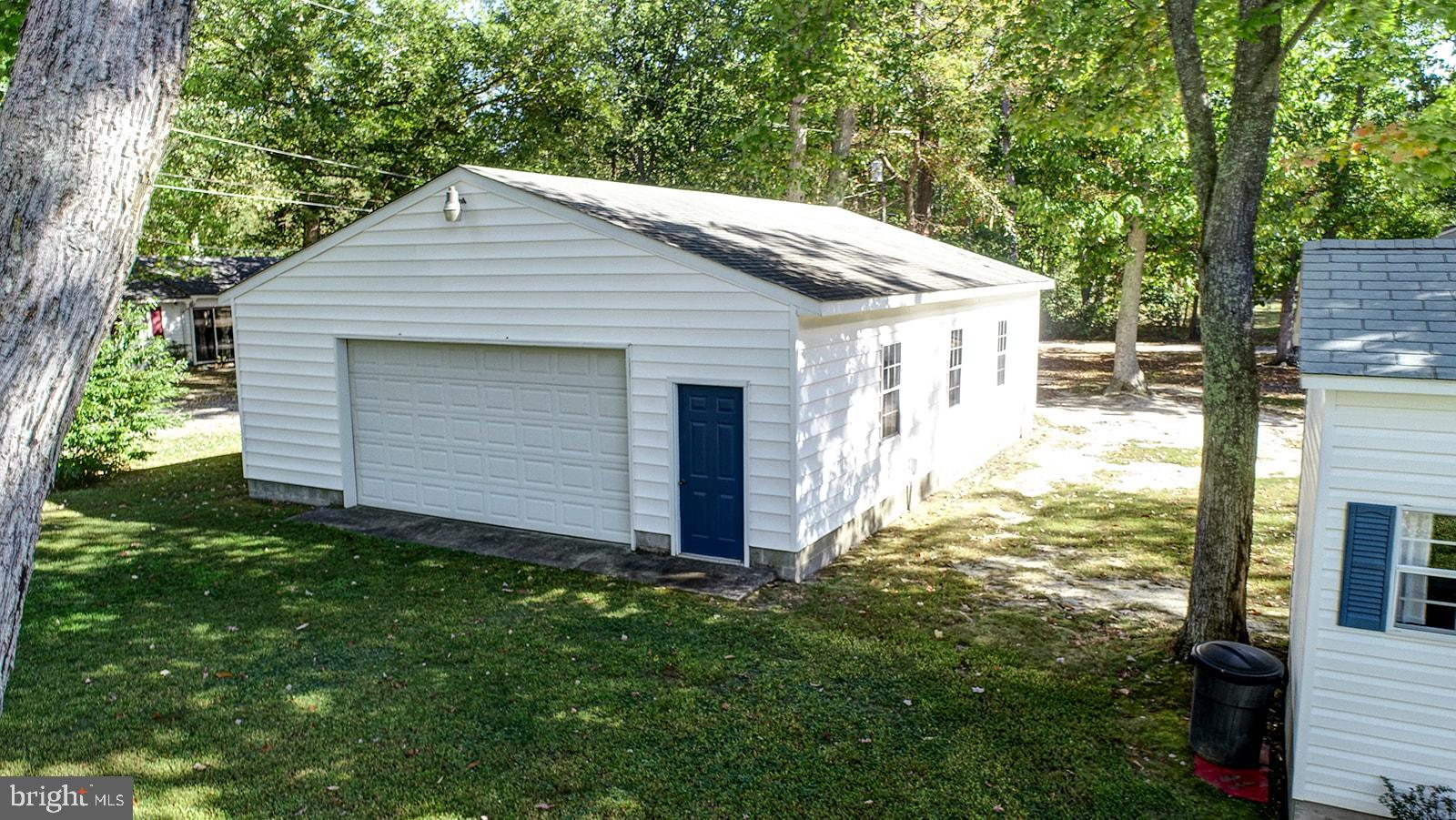 PRETTY POINT - Residential