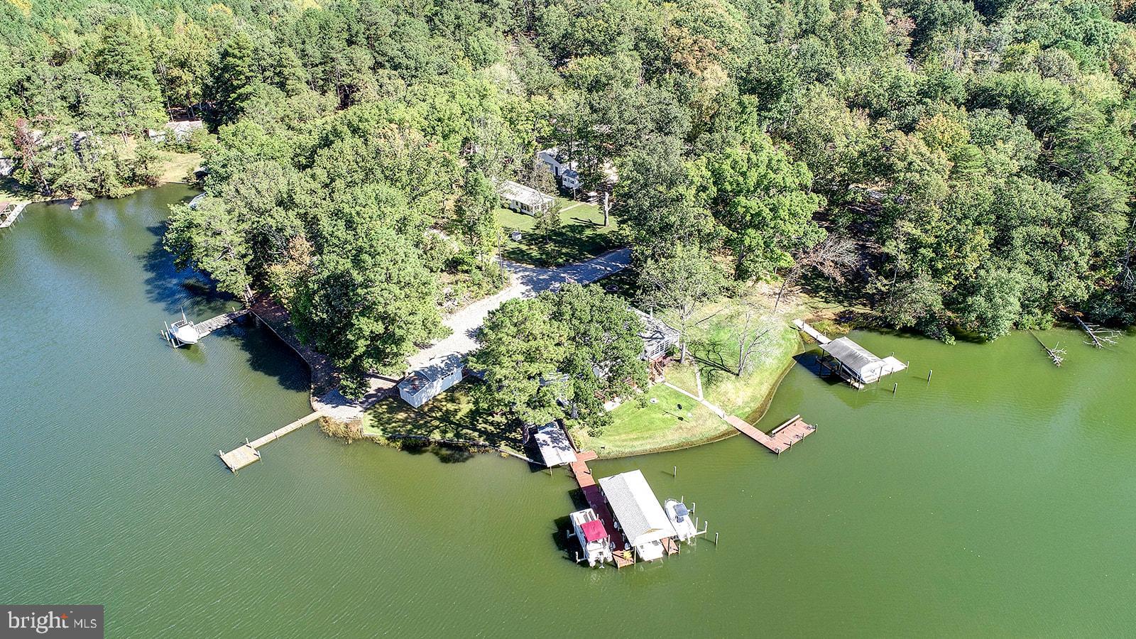 PRETTY POINT - Residential