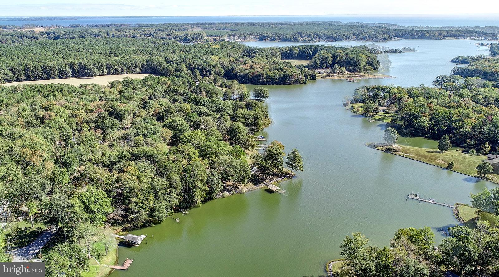 PRETTY POINT - Residential