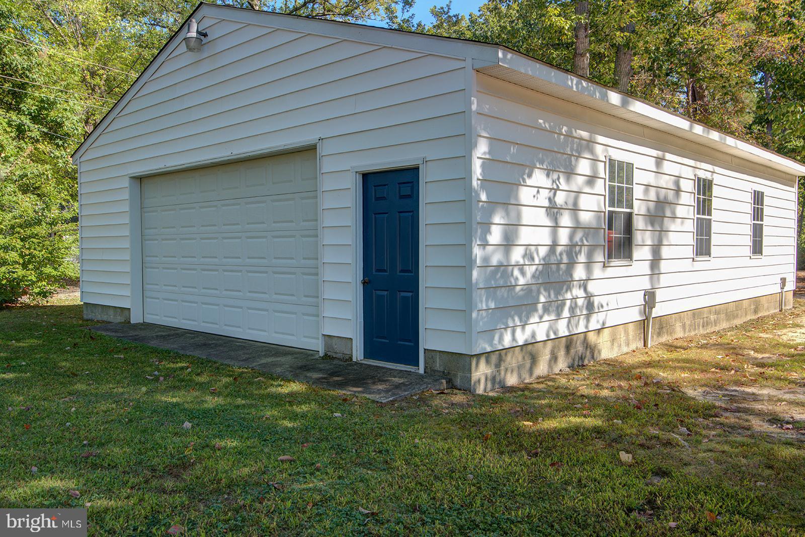 PRETTY POINT - Residential