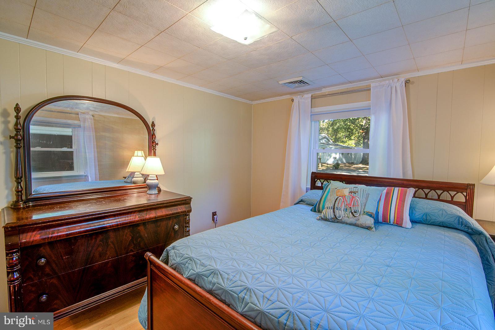 PRETTY POINT - Residential