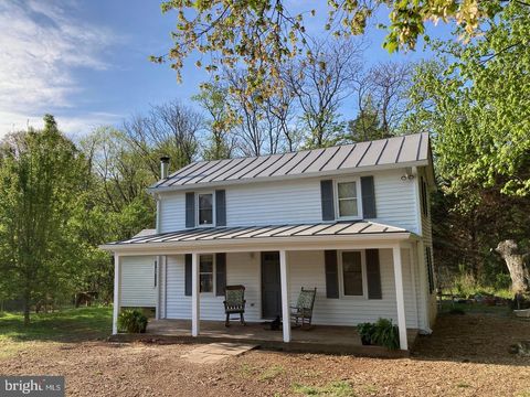 Photo of 3085 Indian Run Road, AMISSVILLE, VA 20106 (MLS # VACU2013662)