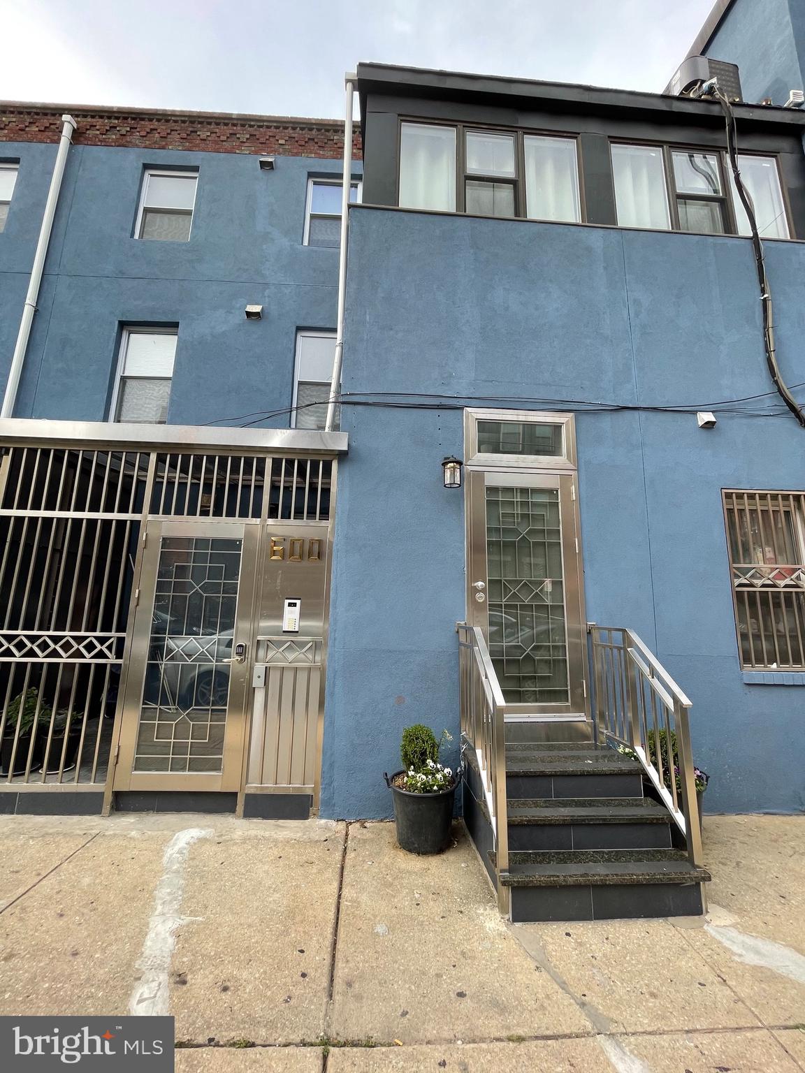 600 N 11TH STREET 2F