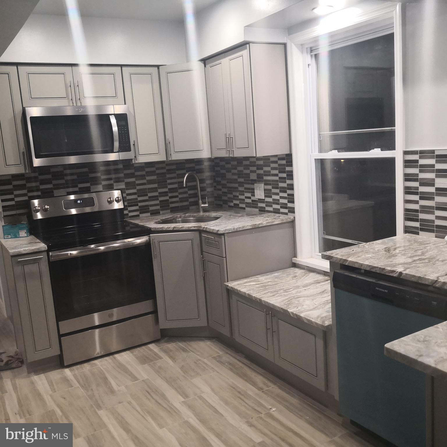 600 N 11TH STREET 2F