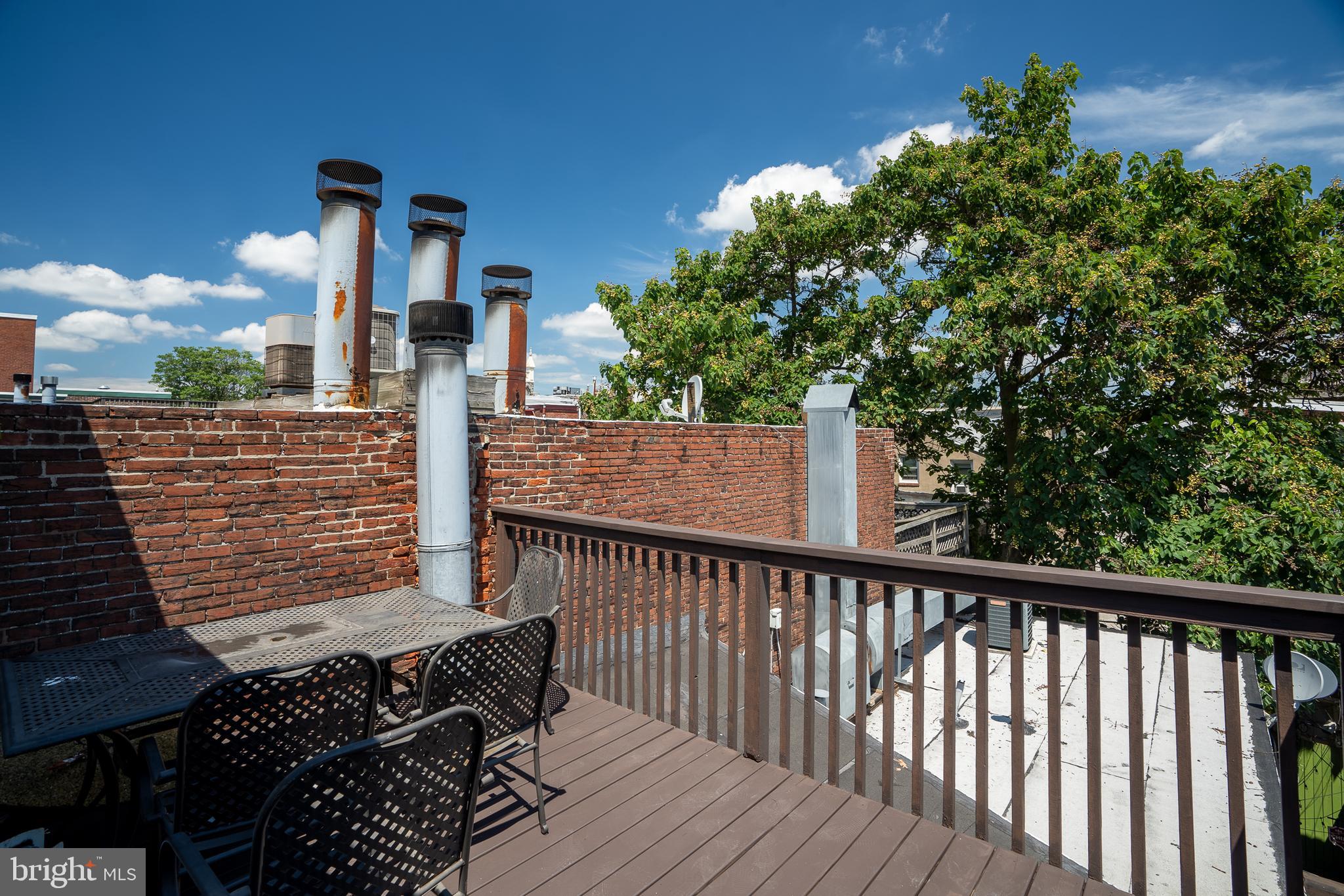 FAIRMOUNT - Residential Lease