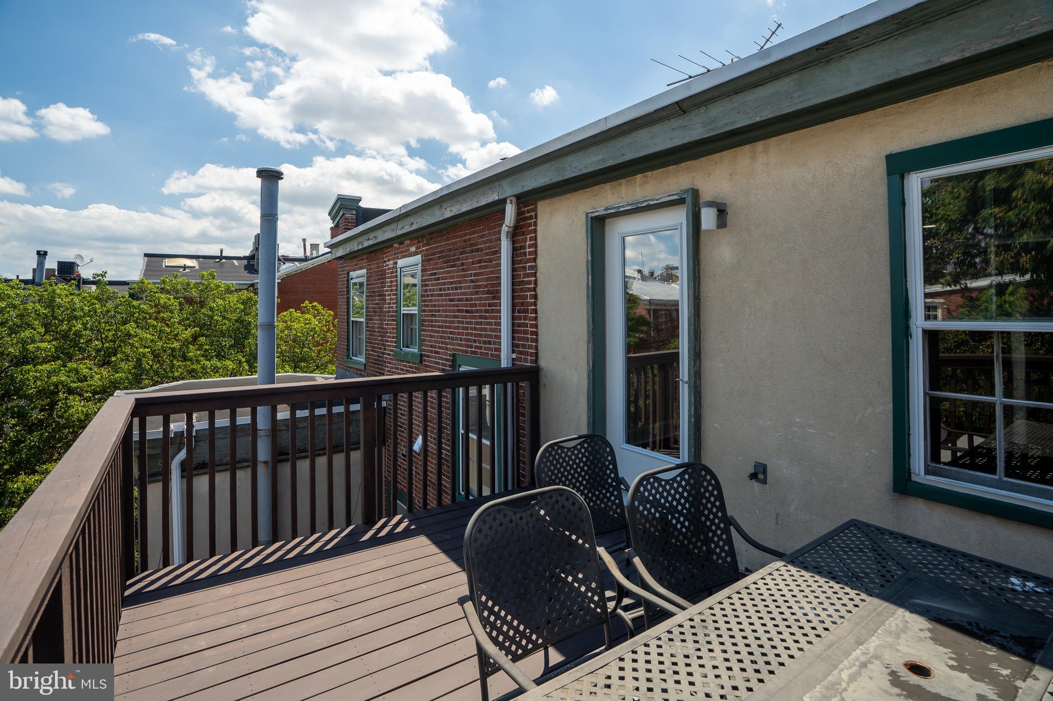 FAIRMOUNT - Residential Lease