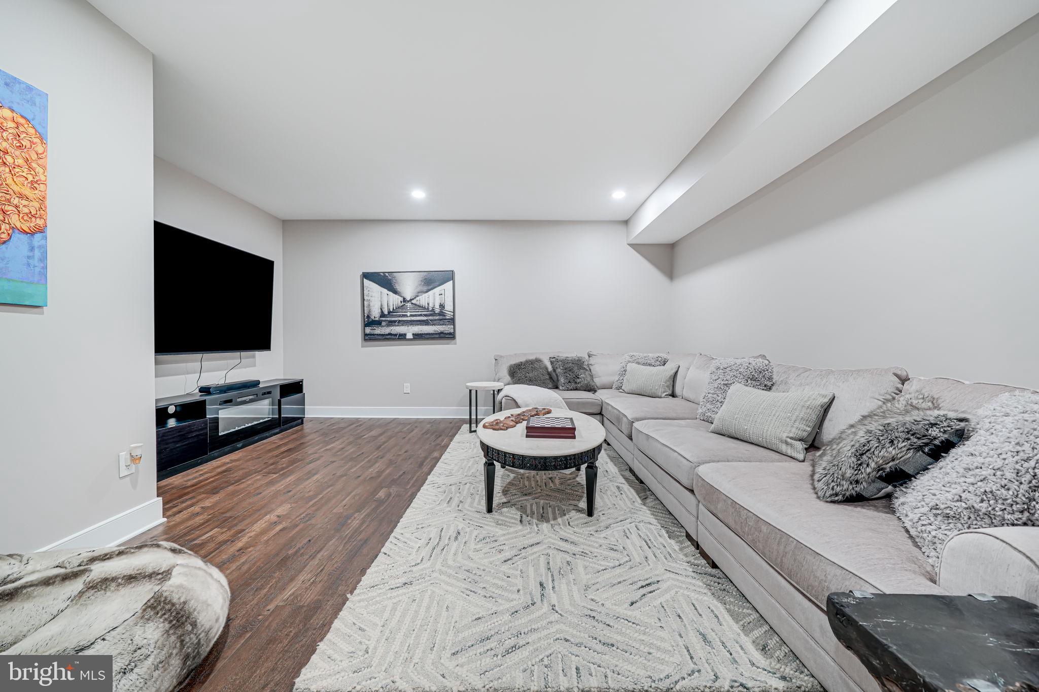 GROVE AT WILLOWSFORD - Residential