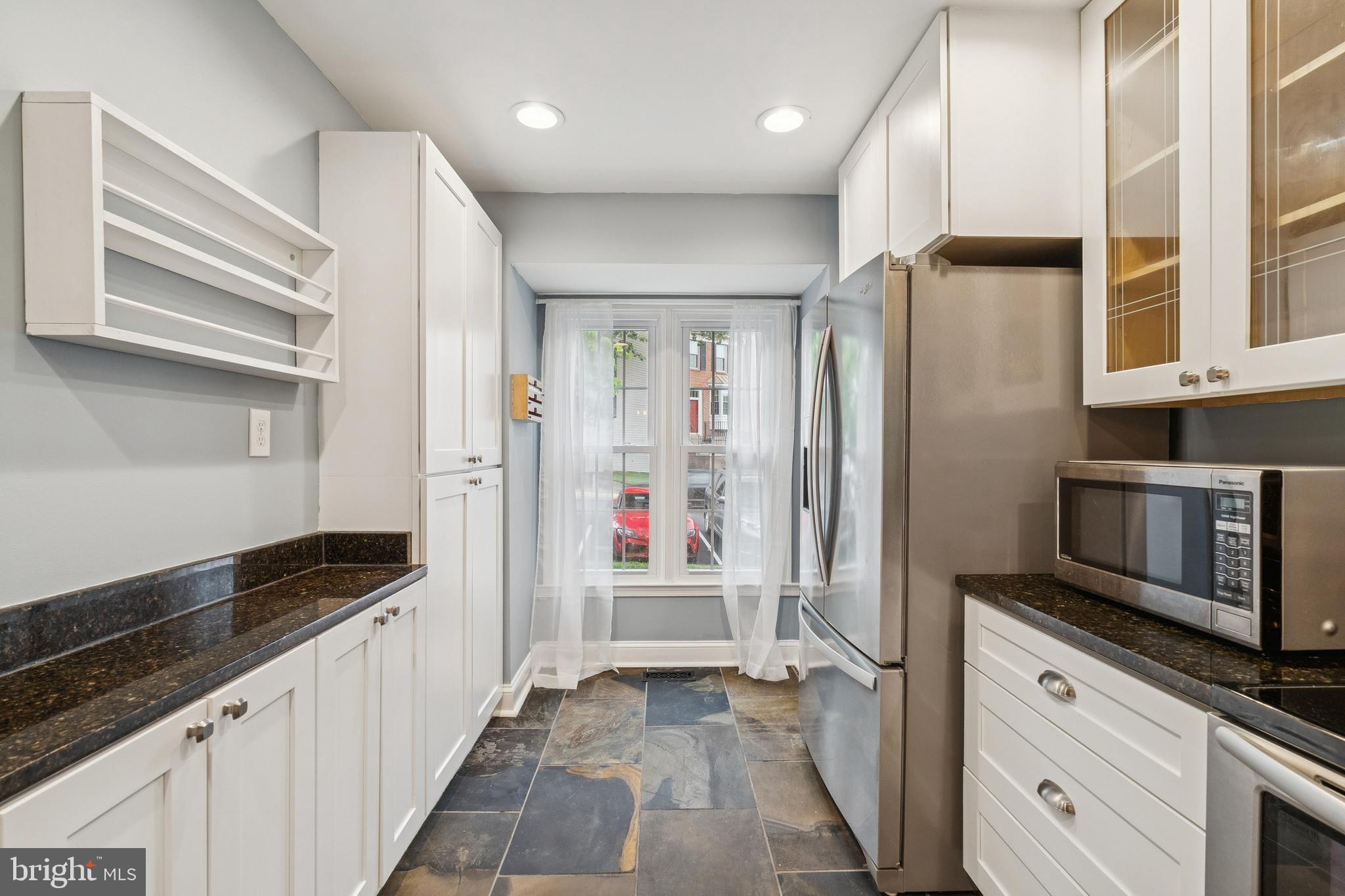 8482 SPRINGFIELD OAKS DRIVE