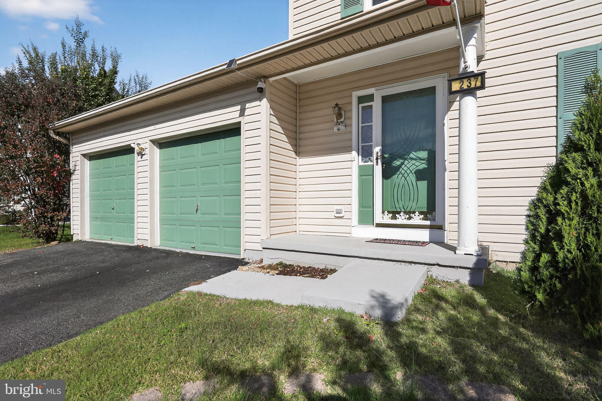 237 SHETLAND DRIVE