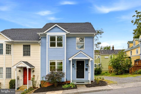 Townhouse For Sale - 103 E Germain Street<br/> Winchester City County, WINCHESTER, VA 22601