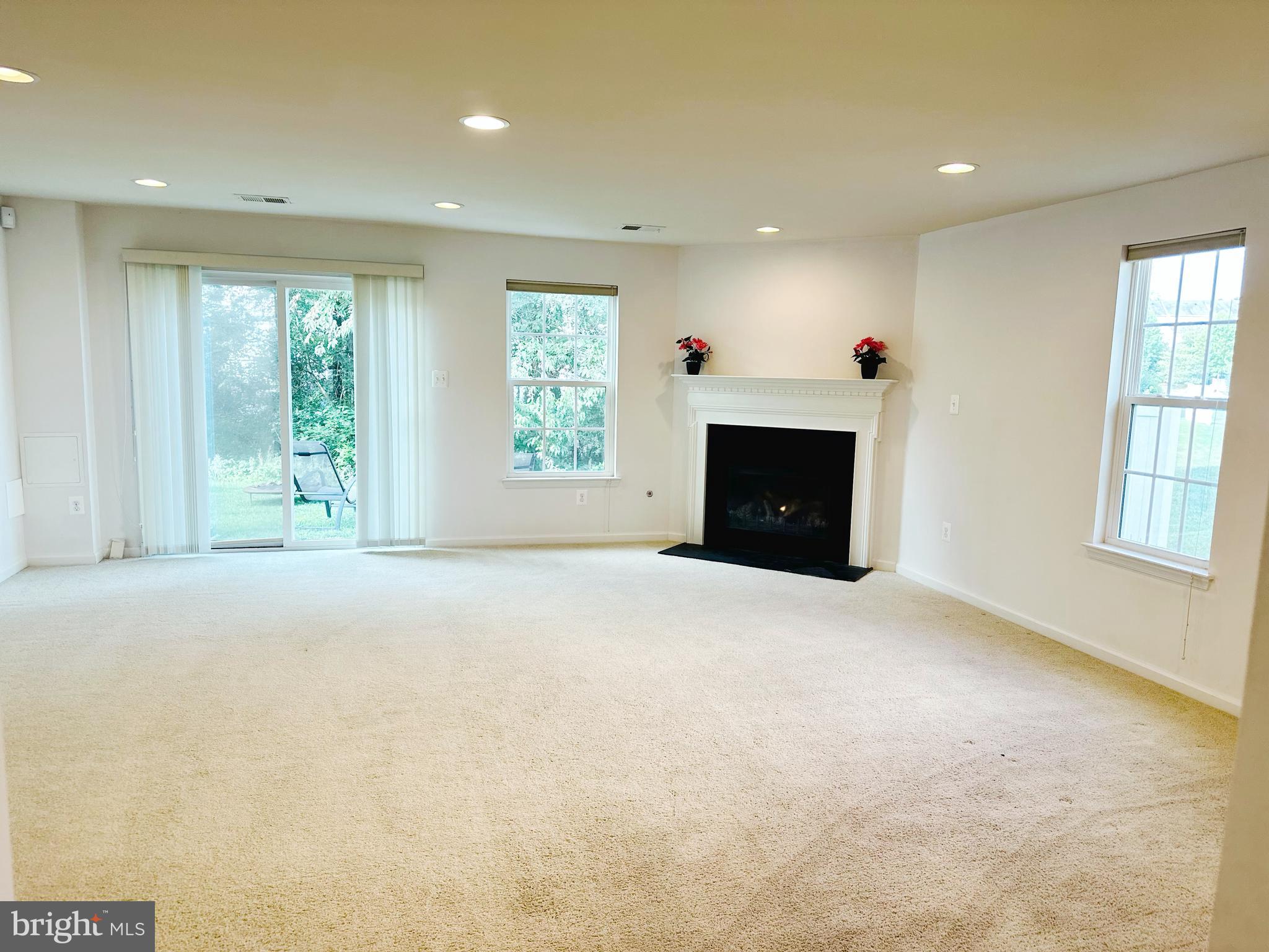 BROOKFIELD - Residential Lease